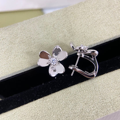 VCA Three Leave Flower Earstud